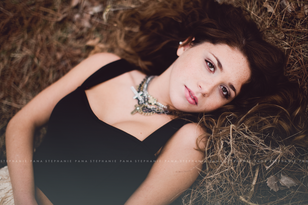 Portrait of senior girl by Stephanie Pana Photography