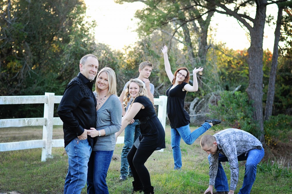 Portrait of Wendy and her family, Photographer behind Avenue 7 Photography