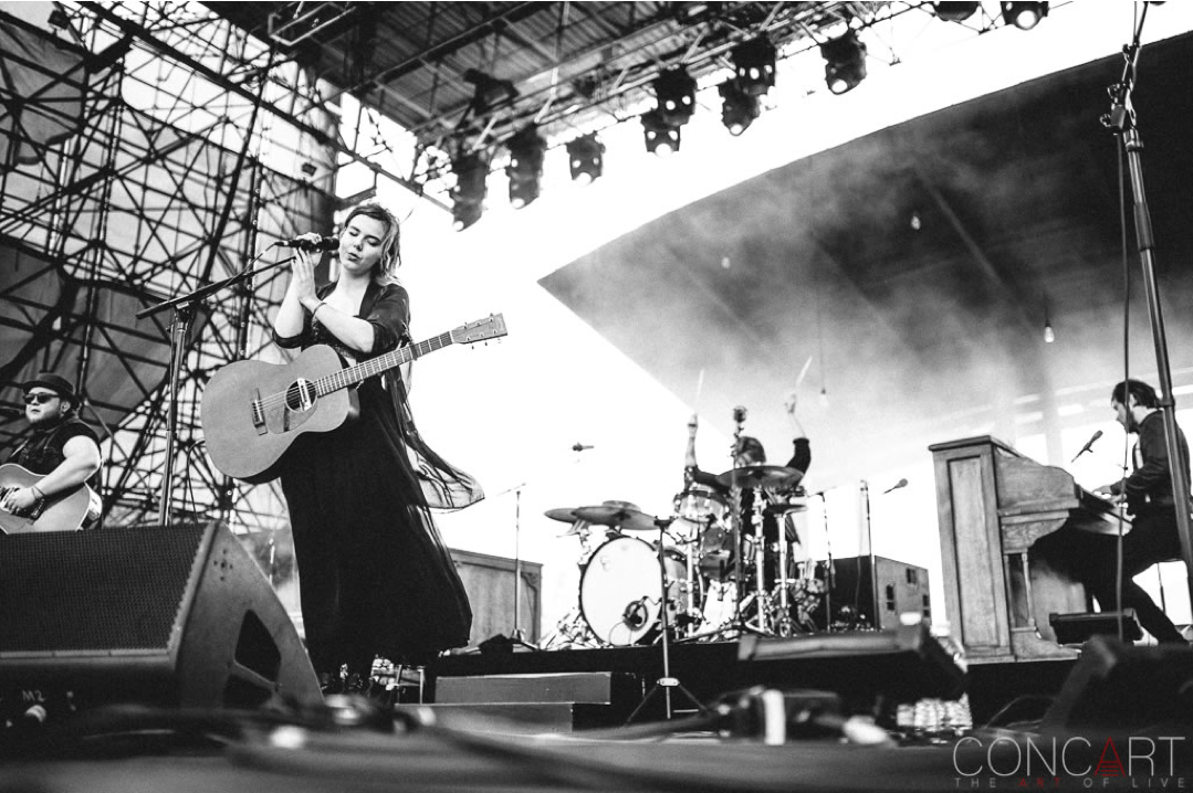 Of Monsters And Men — 35mm @ f:1.4, 1:400, ISO 100