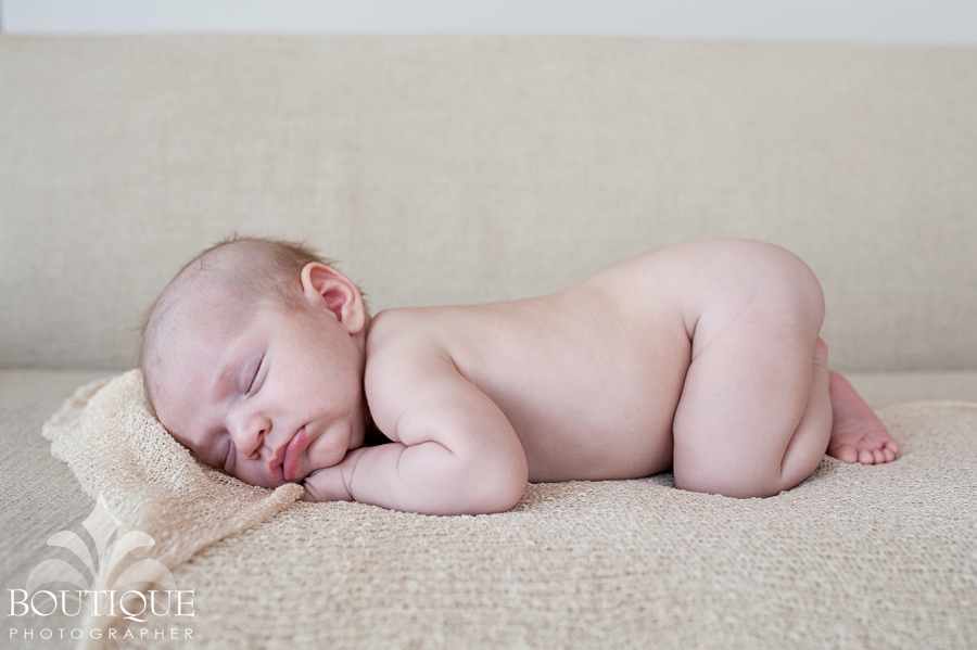 Life Style Maternity Session at the Milwaukee Art Museum