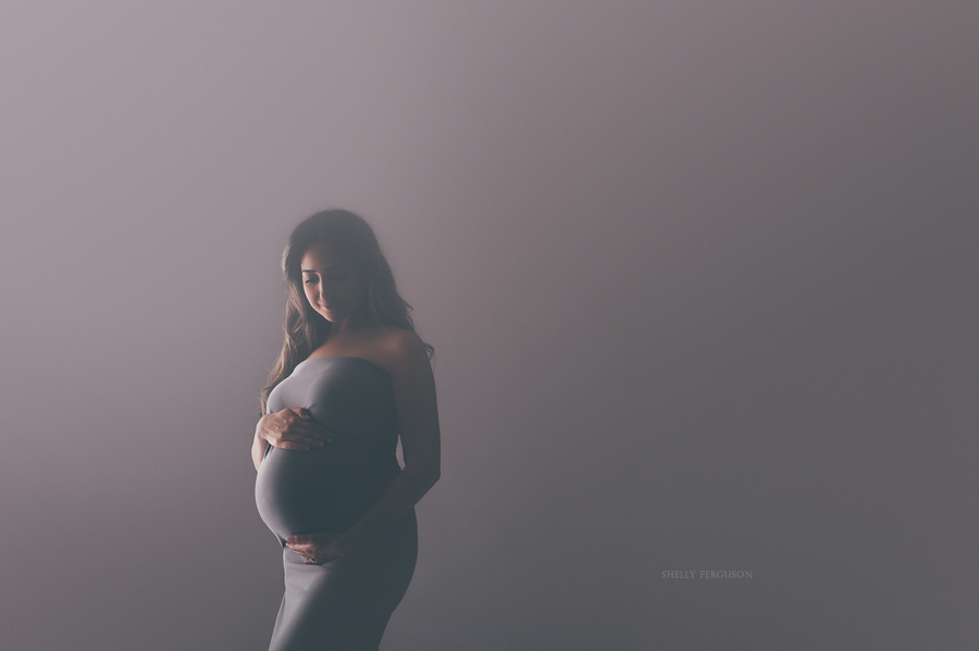 dramatic lighting maternity photography